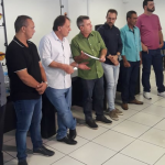 Vereador Rodrigão aparece em evento da prefeitura uma semana depois de ter ameaçado deixar a base do prefeito