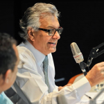 Governador de Goiás Ronaldo Caiado faz balanço do final de ano em entrevista numa rede de 52 rádios