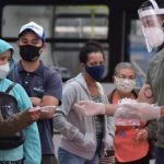Governo de Goiás distribui 15 mil máscaras no Terminal Praça da Bíblia